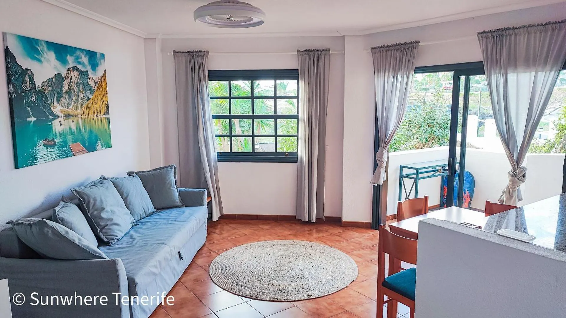Spacious Apartment With Private Garden In Tenerife South サンミゲル・デ・アボナ